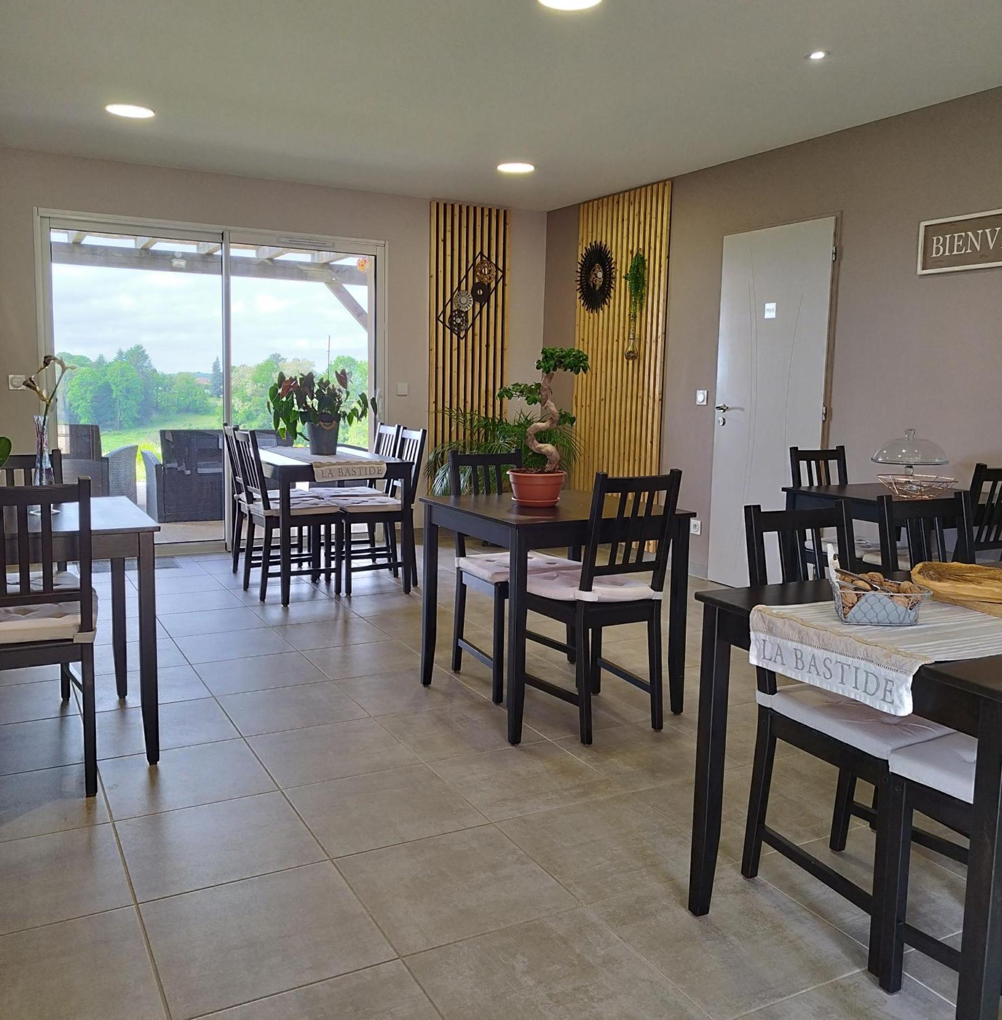 La Sarlamandre, Chambres Et Table D'Hotes Marcillac-Saint-Quentin Екстериор снимка
