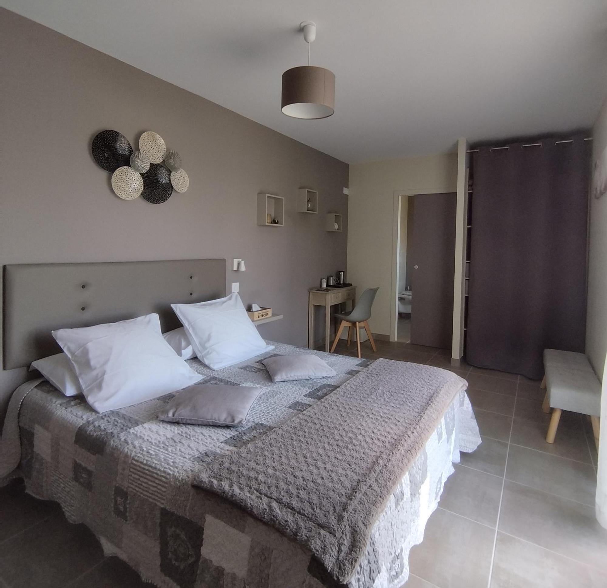 La Sarlamandre, Chambres Et Table D'Hotes Marcillac-Saint-Quentin Екстериор снимка