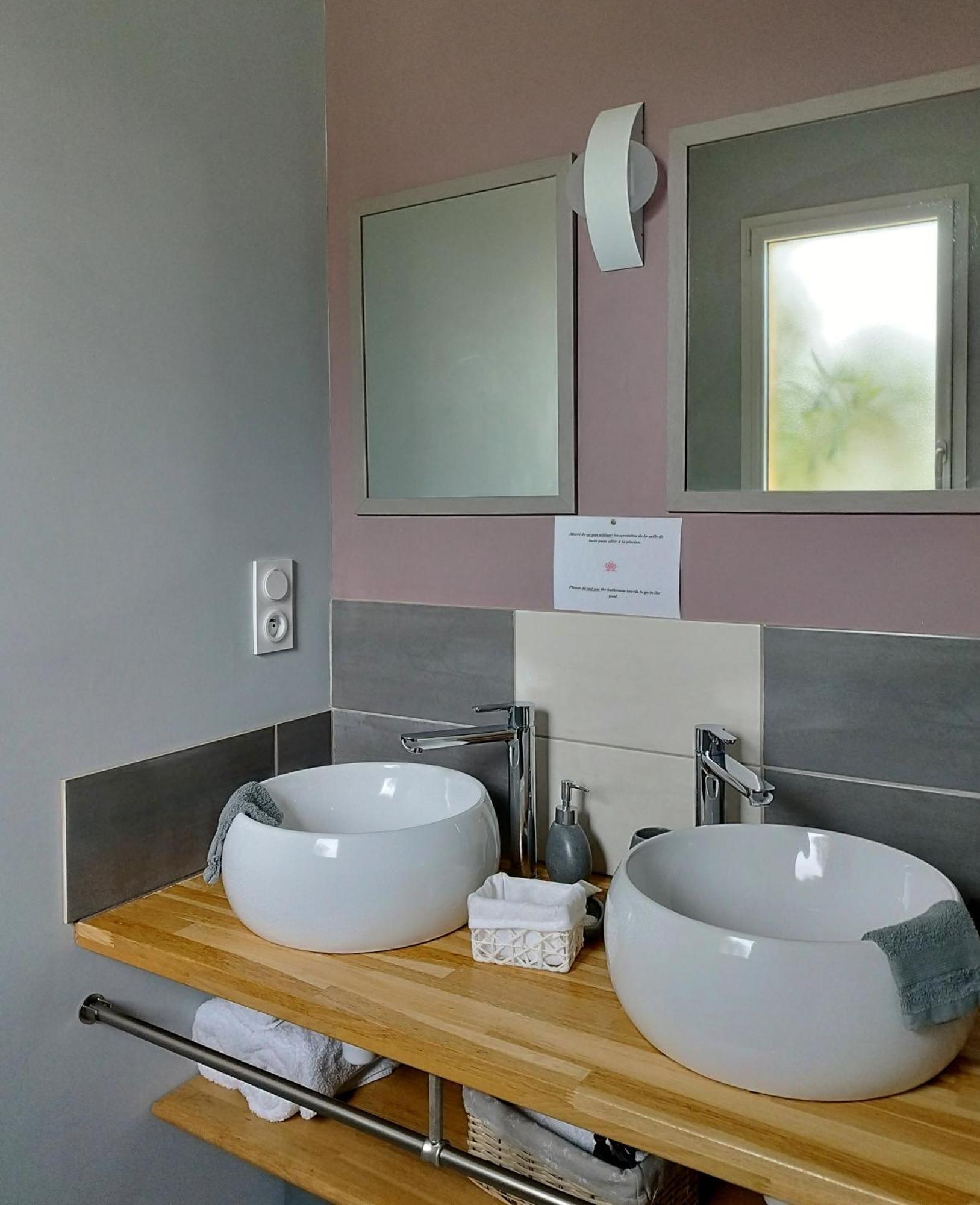 La Sarlamandre, Chambres Et Table D'Hotes Marcillac-Saint-Quentin Екстериор снимка
