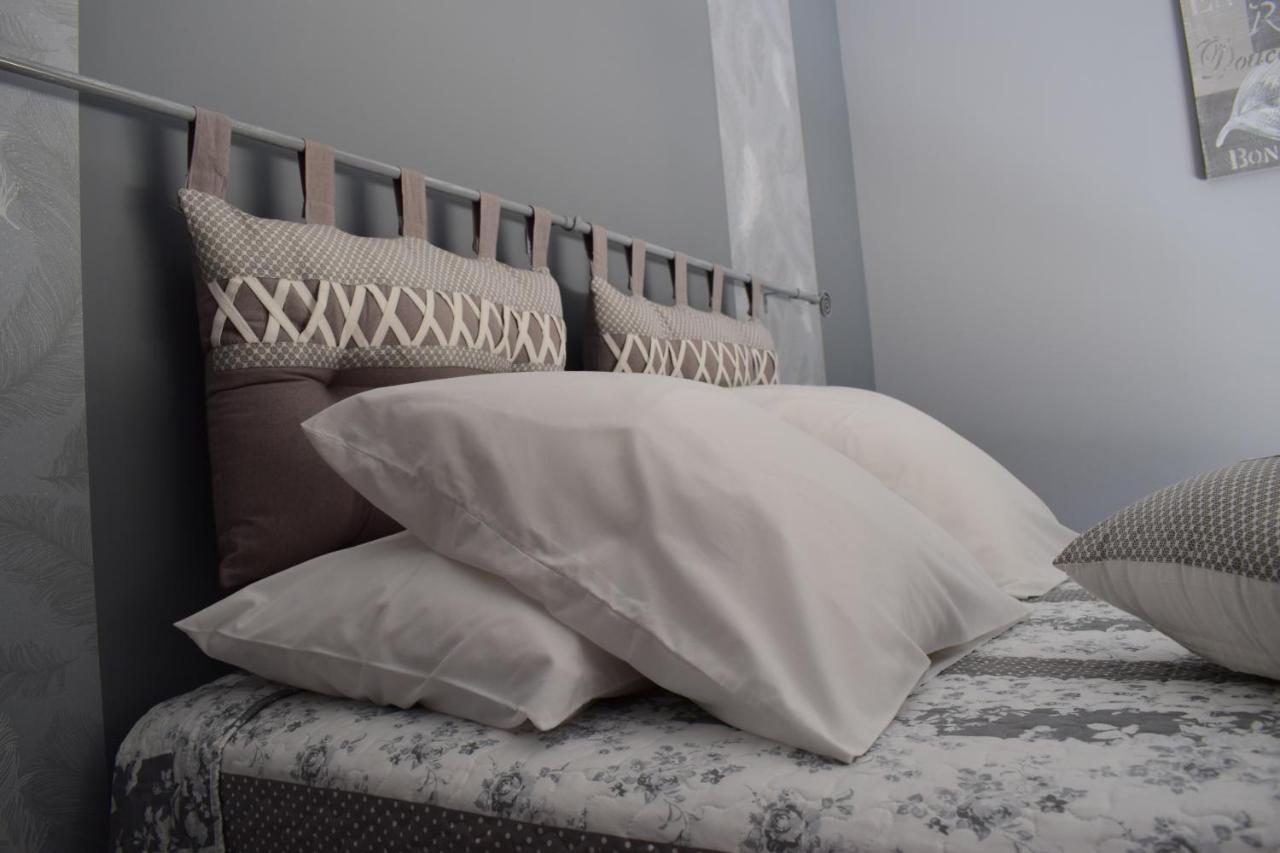 La Sarlamandre, Chambres Et Table D'Hotes Marcillac-Saint-Quentin Екстериор снимка